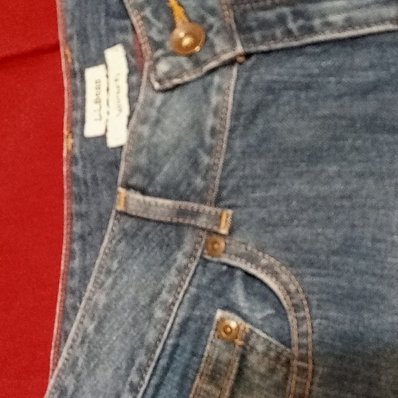 LL Bean Favorite Fit straight leg jeans. Dark wash. Sz 4P - Picture 2 of 4